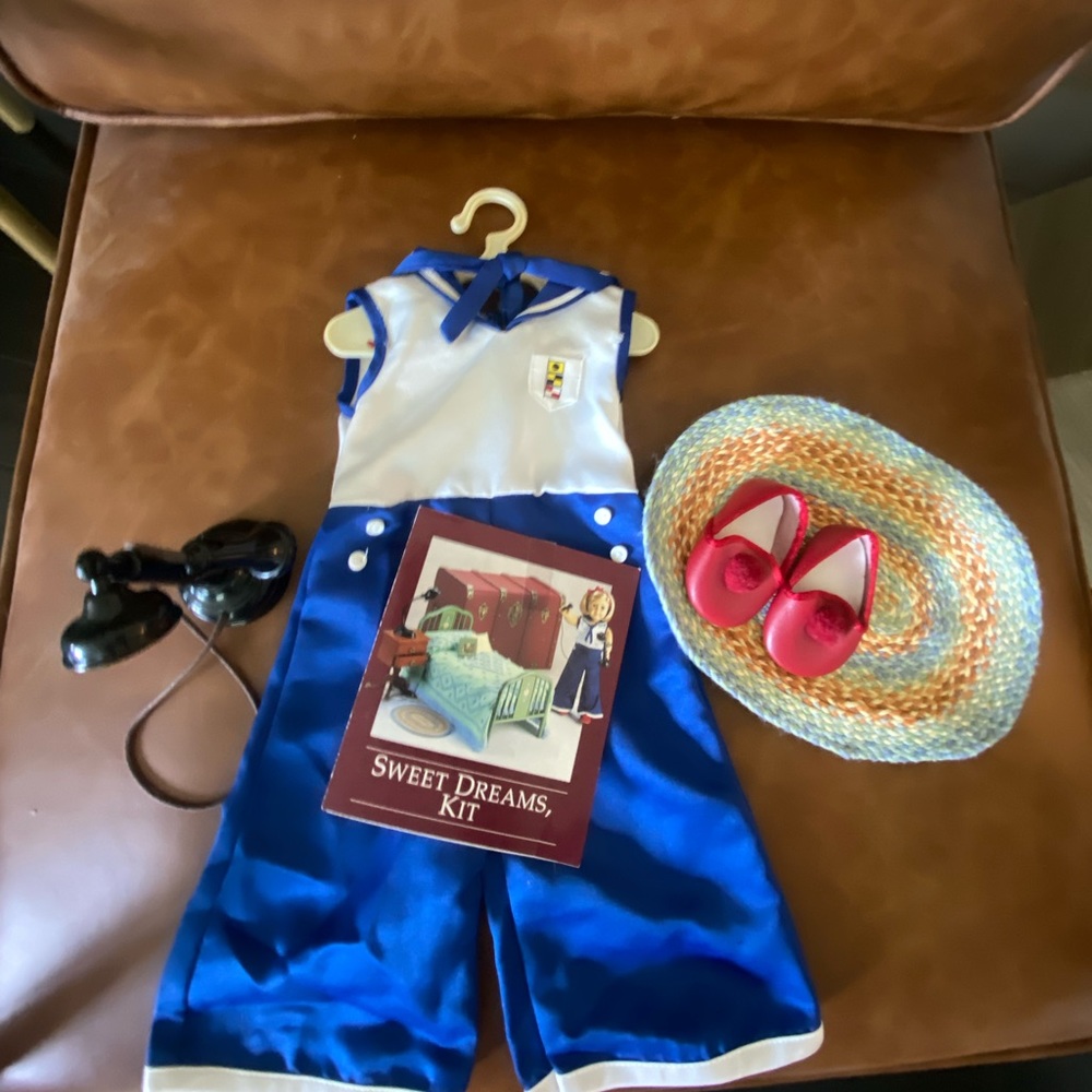American girl doll, kit sweet dreams outfit set